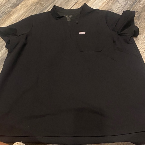 Figs Tops - Figs scrub shirt large